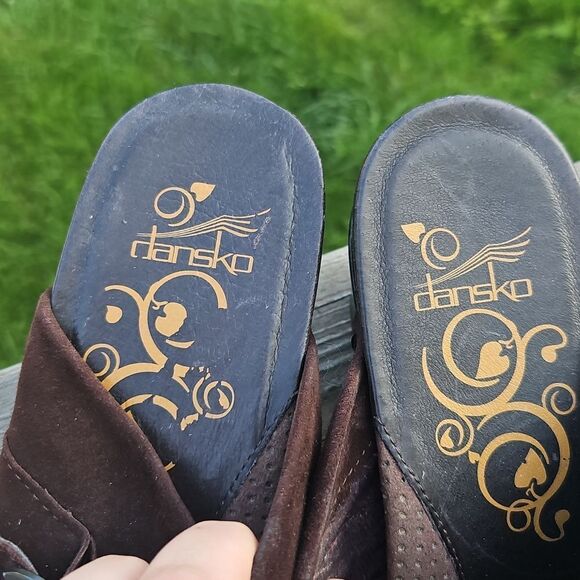 Dansko Nadine Brown Suede Heeled Clogs with Stud Detail – Size 41 - Picture 4 of 7